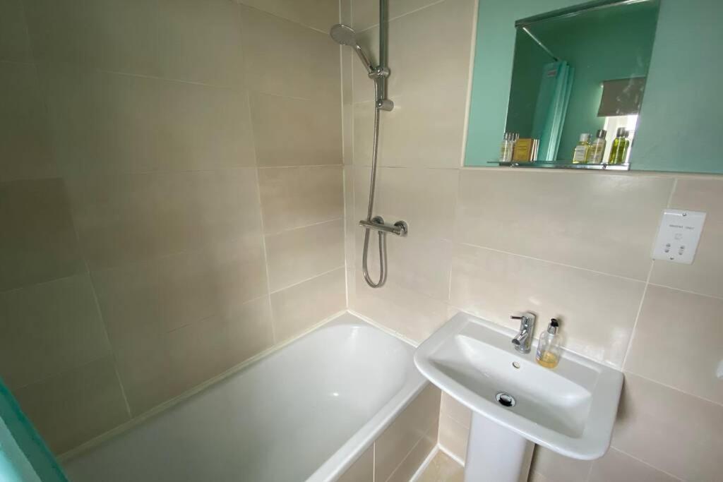 Sited In Lytham, Not Moss Side, Meadow Hse, Entire Hse, Sleeps 6 Apartment Moss Side  Bagian luar foto